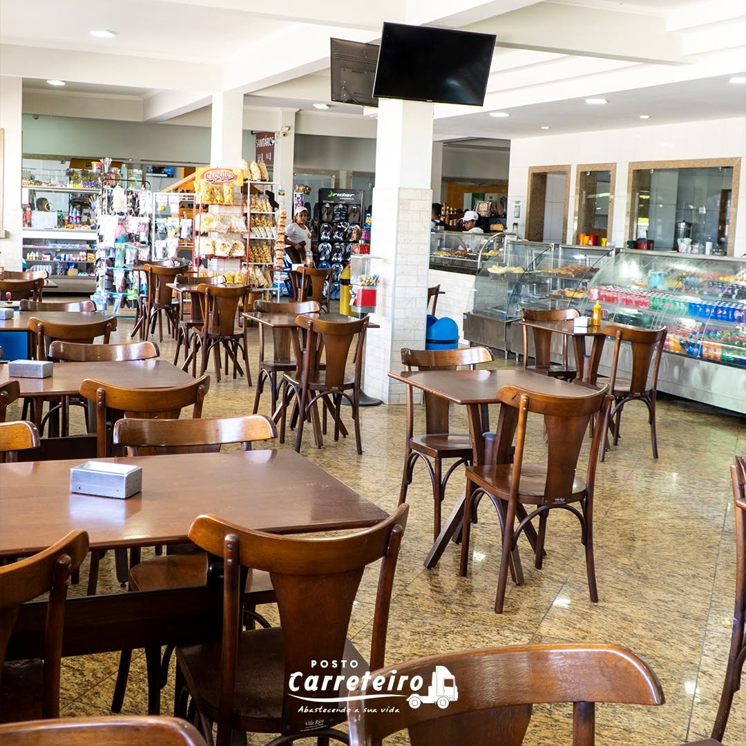 Salão do restaurante e conveniência